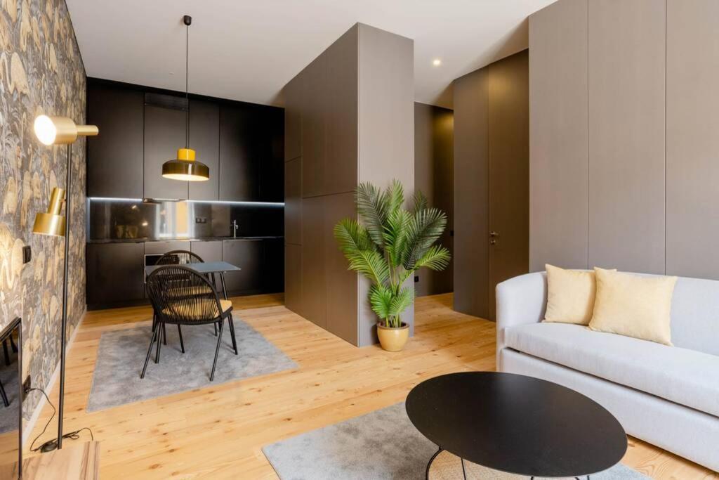 Boutique Rentals-Art & Charm II Apt W/ Terrace Porto Kültér fotó